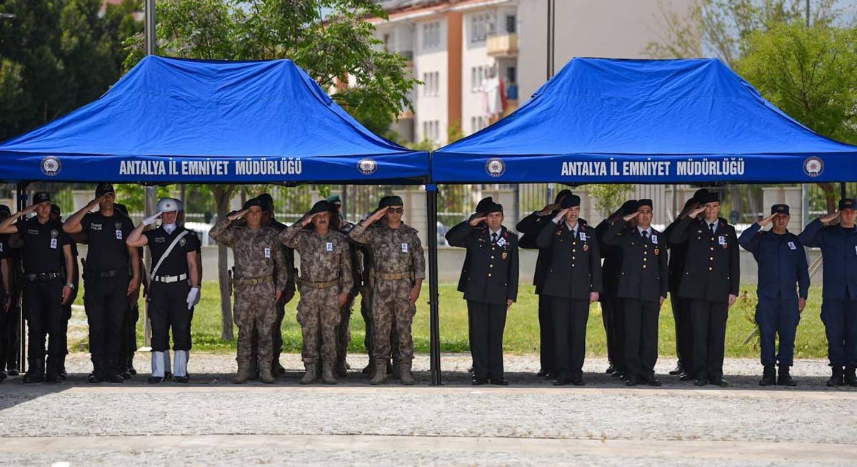 Polis Memuru Yeter Son Yolculuğuna Uğurladı 04
