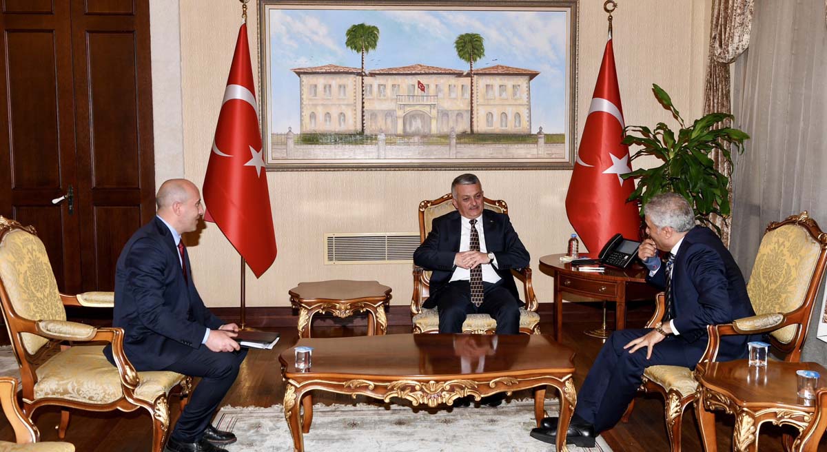 Vali Yazıcı Kuveyt Ankara Büyükelçisi Alenzi yi Kabul Etti 02