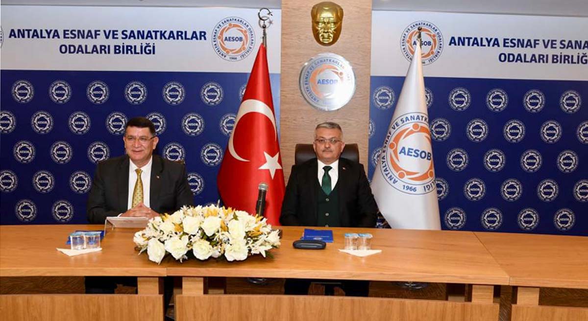 Vali Yazıcı Esnaf Ve Sanatkârlar Odaları Başkanlarıyla Bir Araya Geldi 02