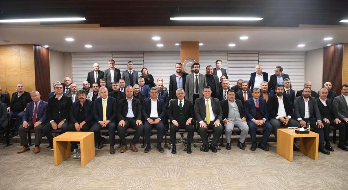 Vali Yazıcı Esnaf Ve Sanatkârlar Odaları Başkanlarıyla Bir Araya Geldi 08