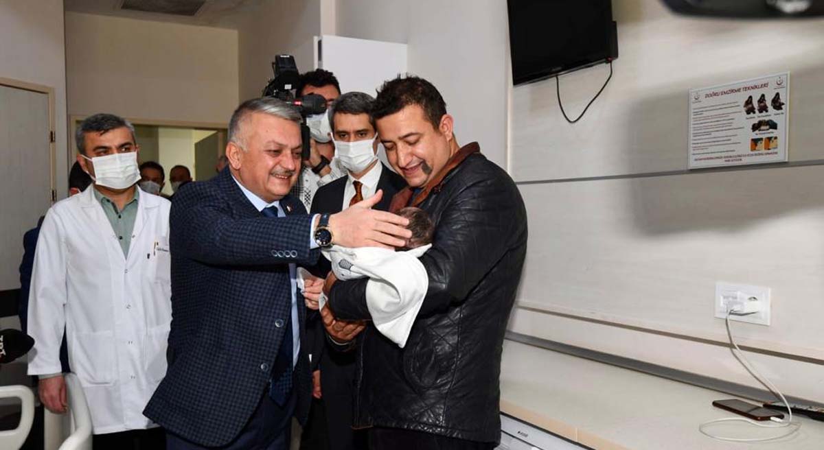 Tarifsiz Acıların İçinde Bile Güzel Şeyler Oluyor 02