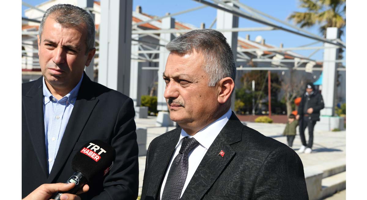 Vali Yazıcı TRT Lara Kampında Kalan Depremzedeleri Ziyaret Etti 04