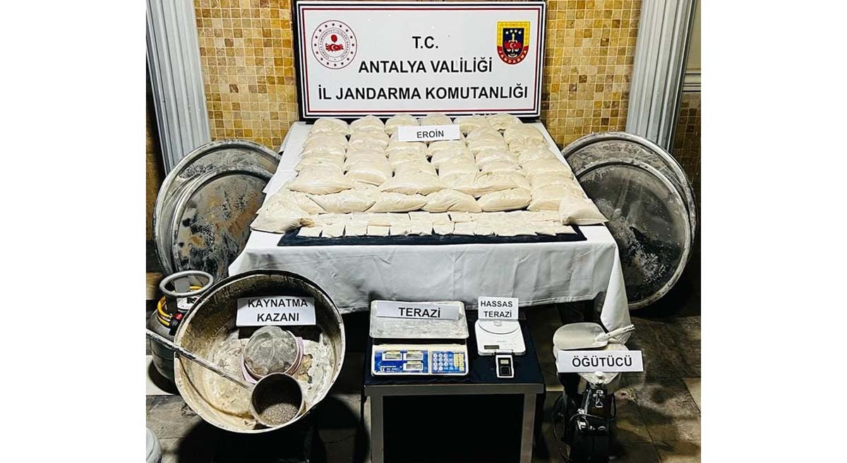 Antalya da Uyuşturucu Operasyonunda Eroin Ele Geçirildi