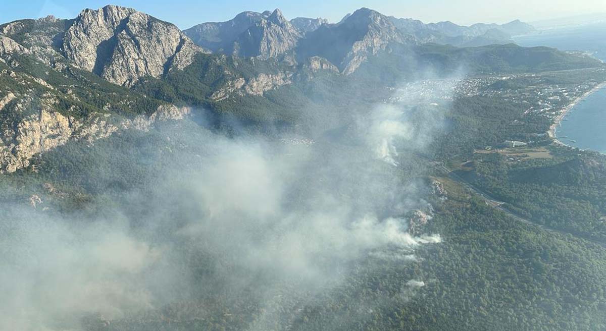 Kemer Yangınını Kontrol Altına Alma Çalışmaları Devam Ediyor 05