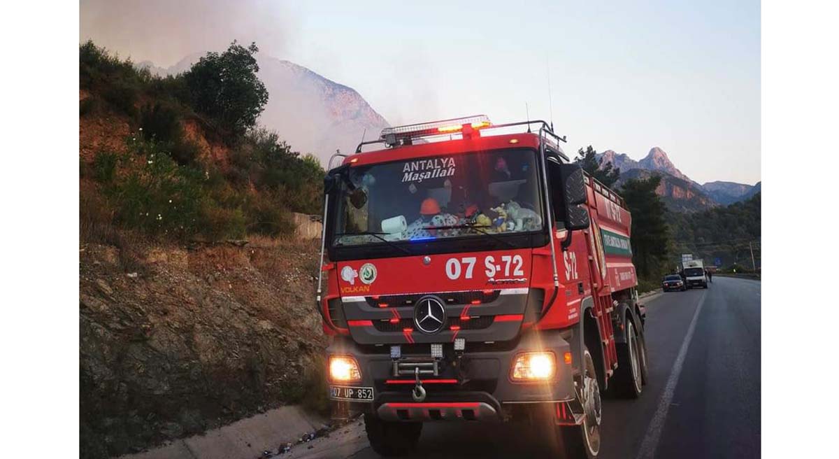 Kemer Yangınını Kontrol Altına Alma Çalışmaları Devam Ediyor 07