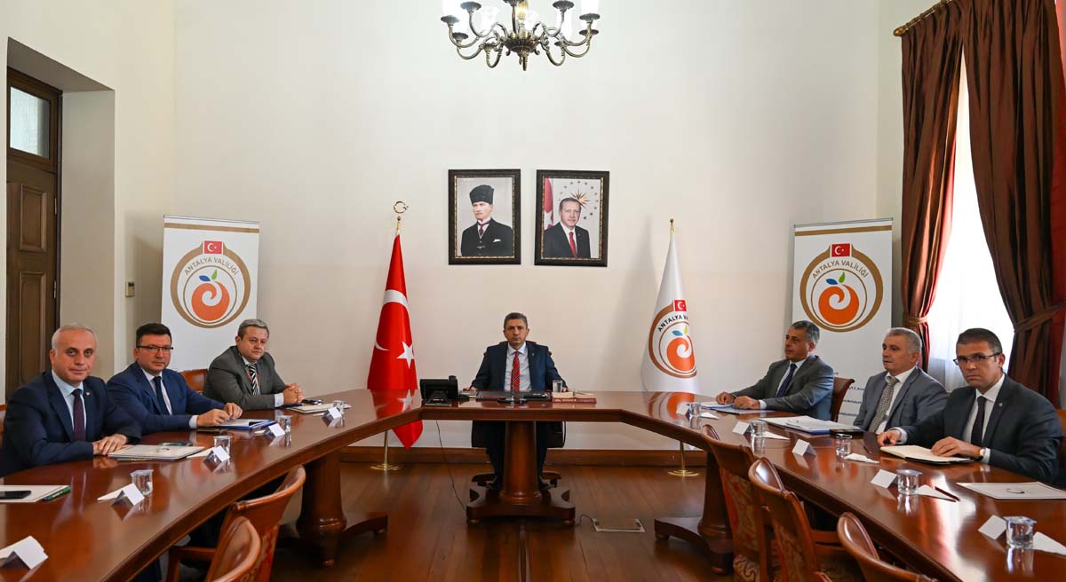 "Denizler Halkındır" Kaçak Yapılara Müsaade Edilmeyecek 01