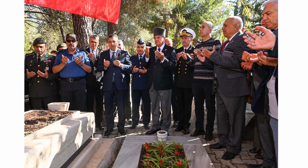 Topçu Yüzbaşı Mustafa Ertuğrul Kabri Başında Anıldı 03