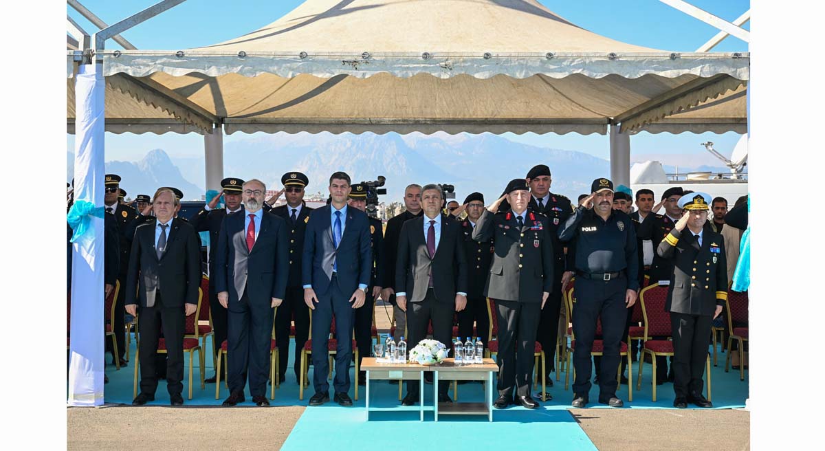 Antalya İl Emniyet Müdürlüğü ve İl Jandarma Komutanlığı envanterine kazandırılan 225 yeni hizmet aracı için teslim töreni 01