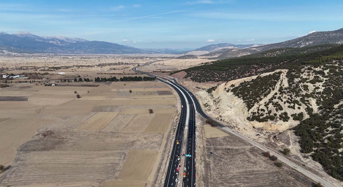 Korkutelinde Tarımsal Üretimin Yolu Açık 06