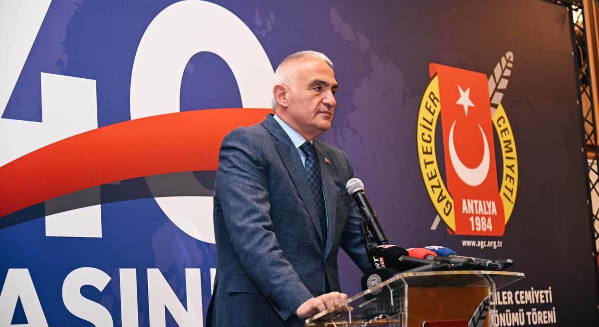 Gazeteciler Çok Değerli Bir Görev İfa Ediyor 01