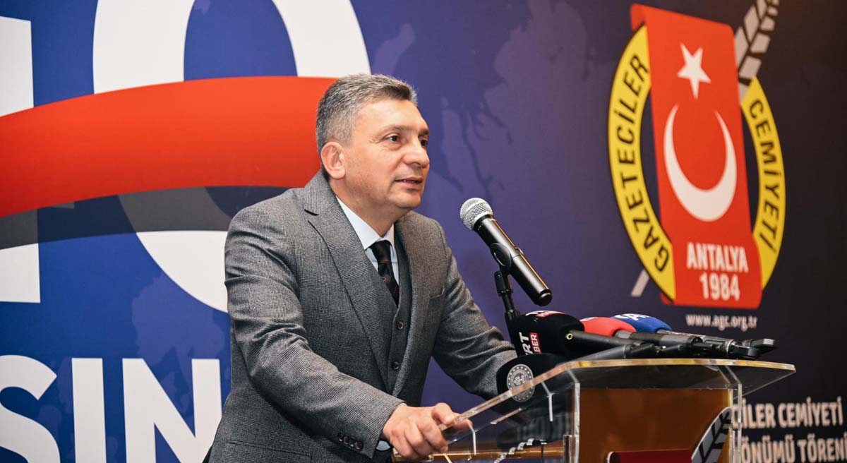 Gazeteciler Çok Değerli Bir Görev İfa Ediyor 02