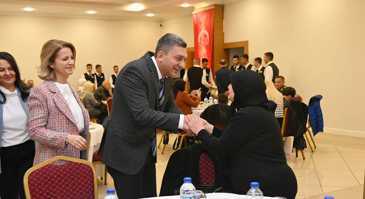 Kahramanlarımızı Asla Unutmayacağız 03