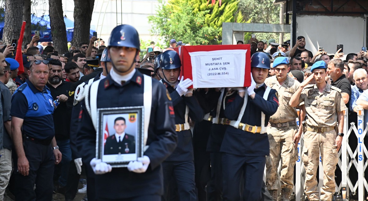 Antalya Şehidini Son Yolculuğuna Uğurladı 03
