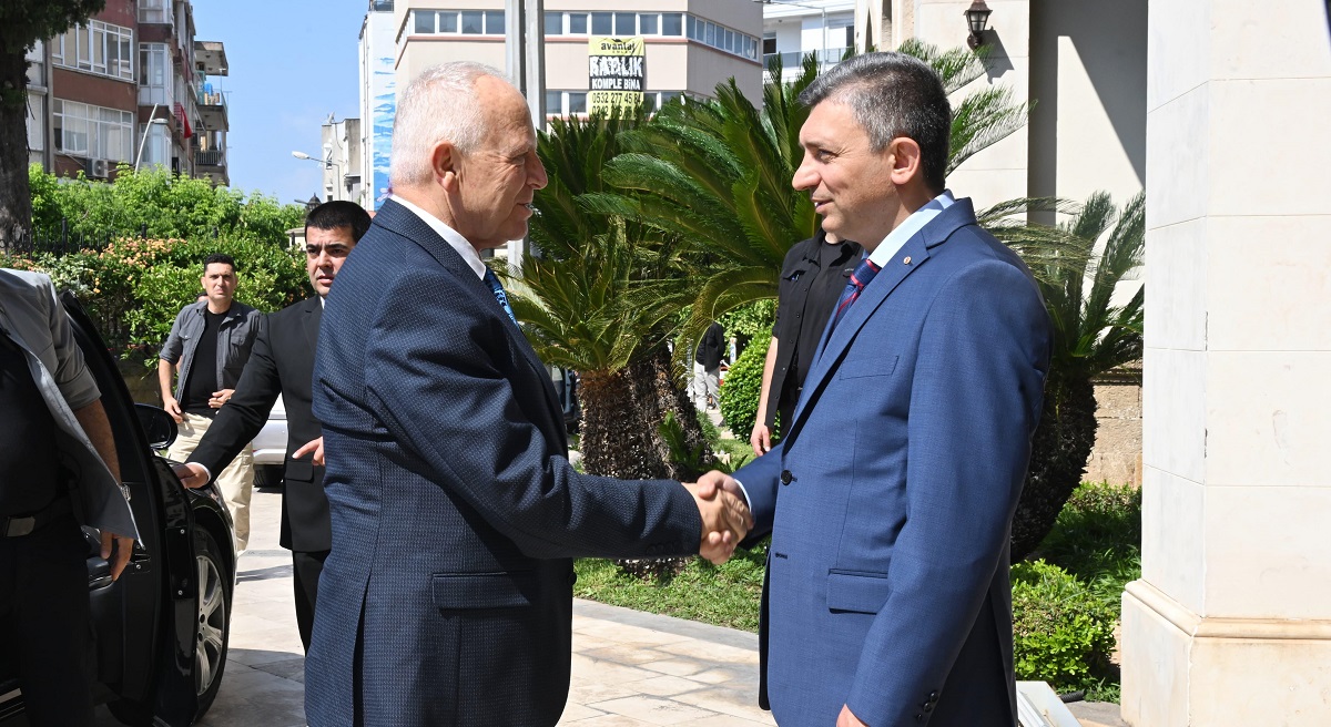 KKTC Meclis Başkanı Zorlu Töre den Valilik Ziyareti 01