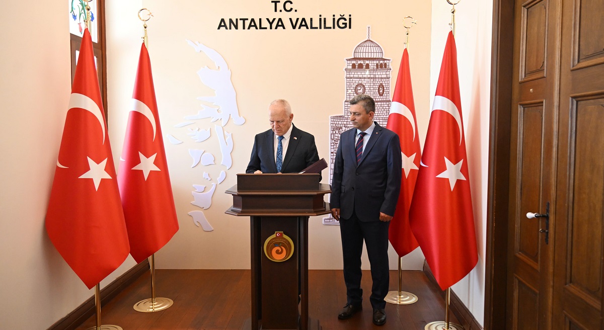 KKTC Meclis Başkanı Zorlu Töre den Valilik Ziyareti 02