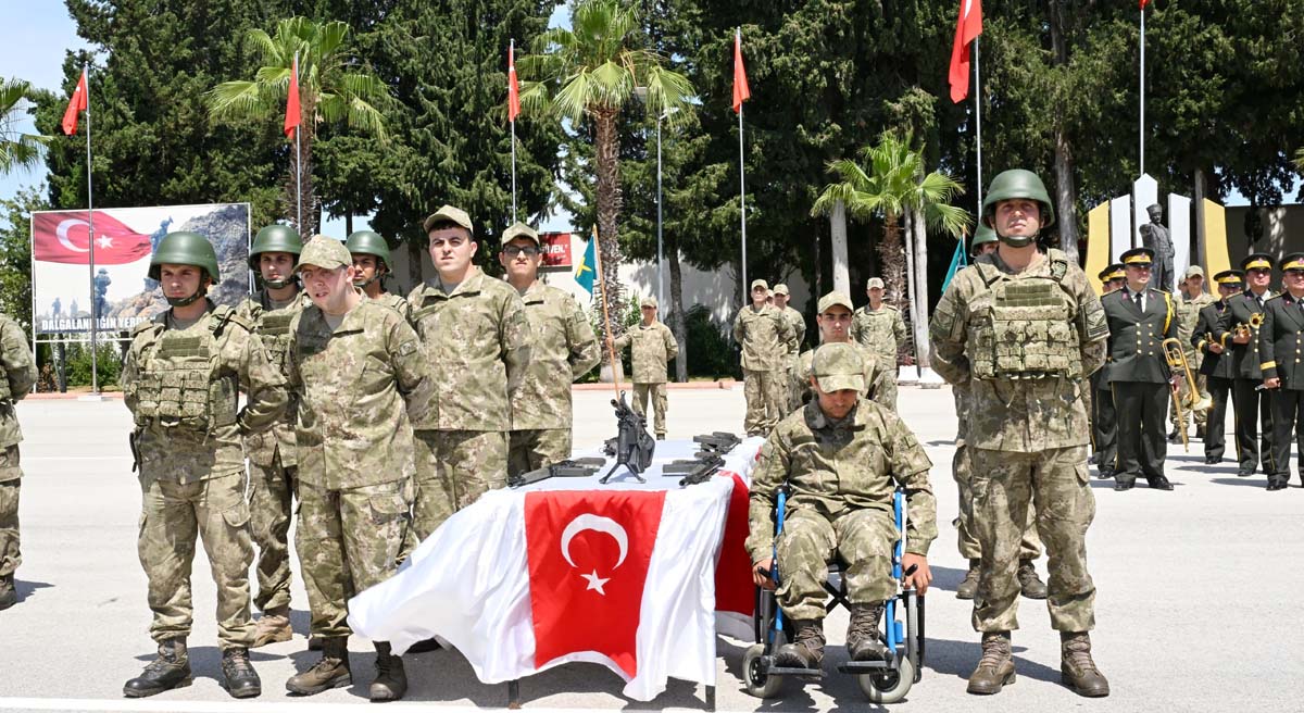 Antalya da Duygusal Anlar - Bir Ömre Bedel Askerlik 03