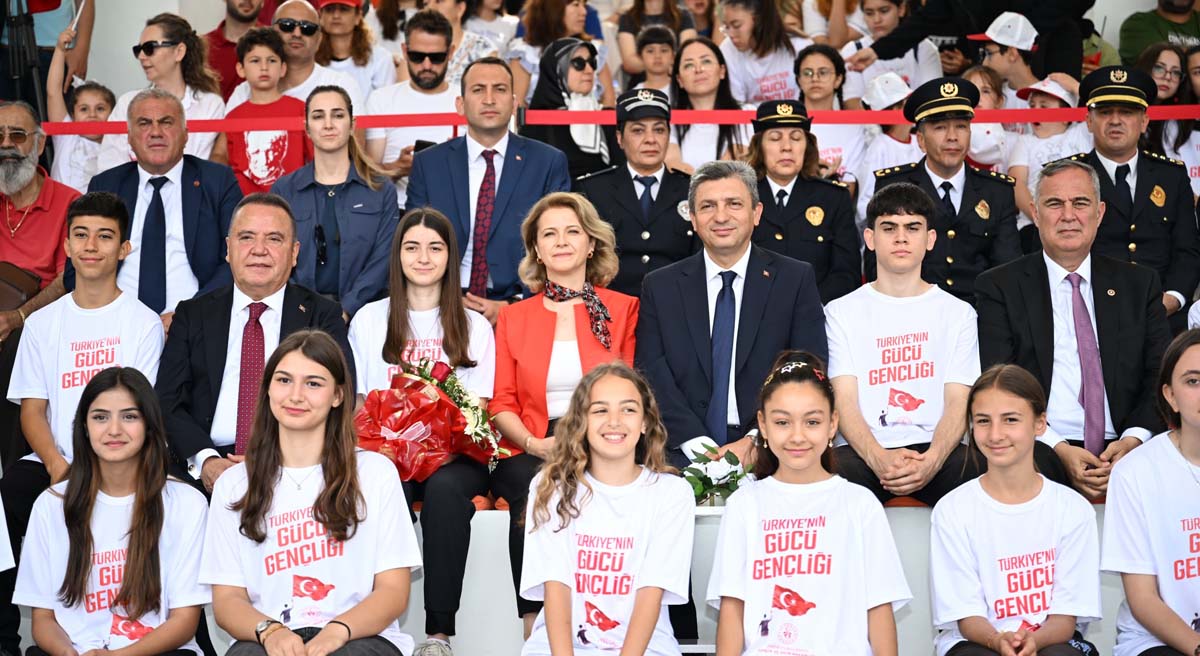 Karada Havada Denizde Antalya da 19 Mayıs Coşkusu 03