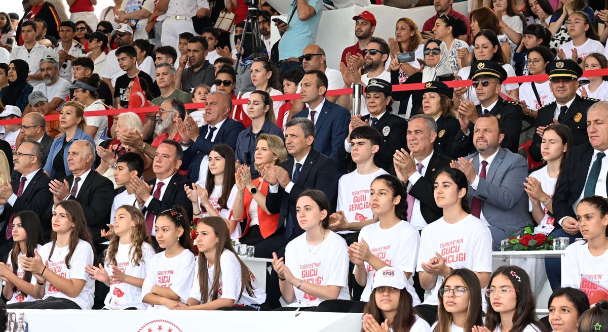 Karada Havada Denizde Antalya da 19 Mayıs Coşkusu 05