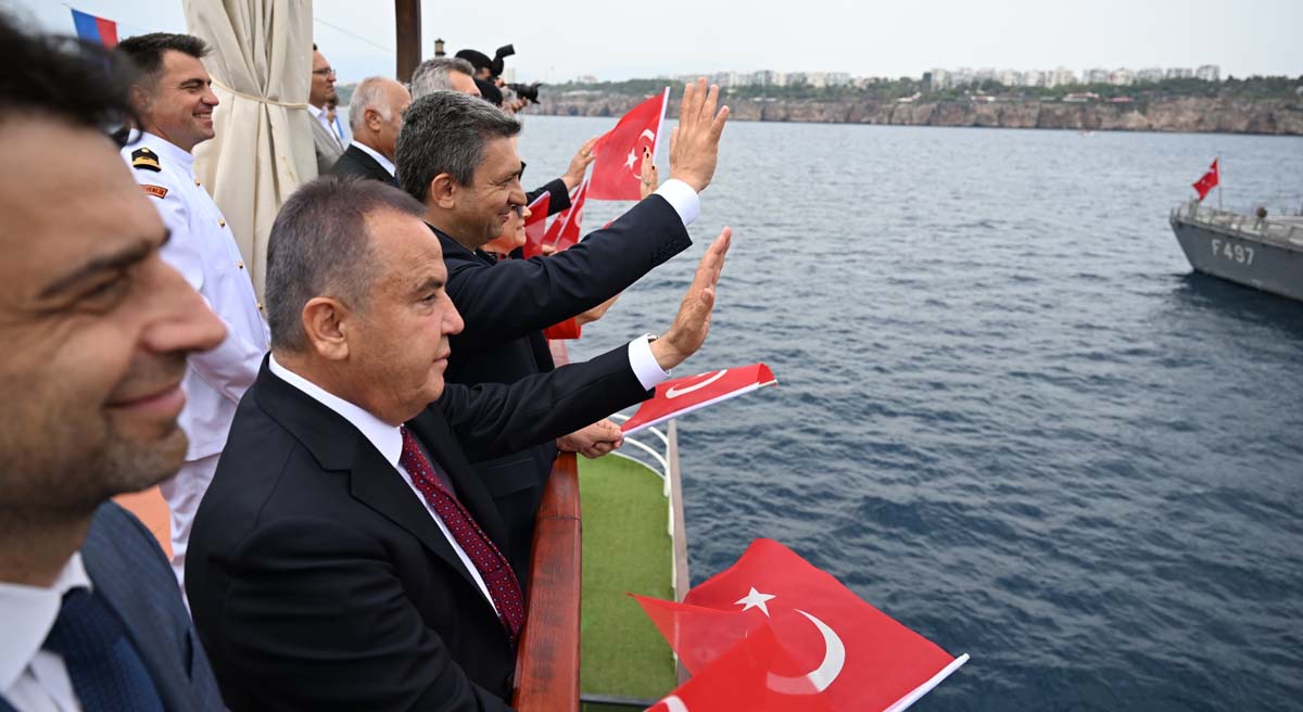 Karada Havada Denizde Antalya da 19 Mayıs Coşkusu 08