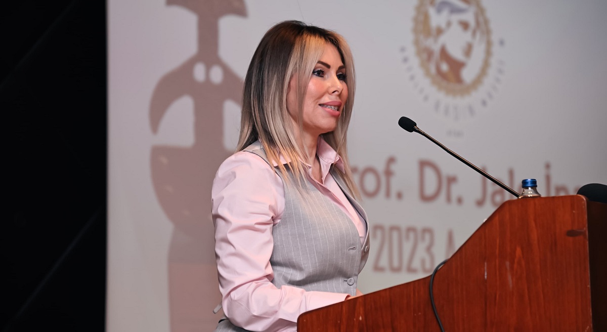 Jale İnan Antalya İçin Çok Değerli 03