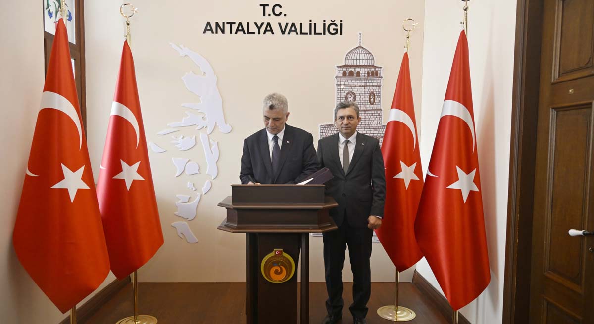 Ticaret Bakanı Ömer Bolat Antalya Valiliğini Ziyaret Etti 01