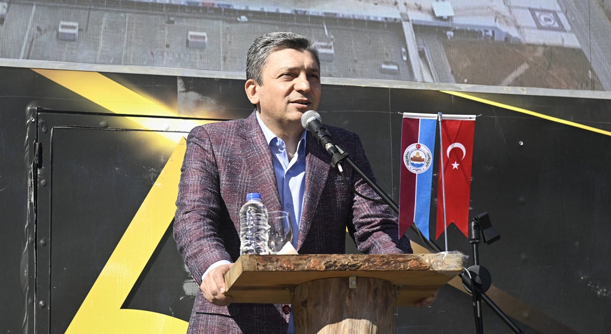 Bir Irkın Evlatları Aynı Cevherin Damarlarıyız 01