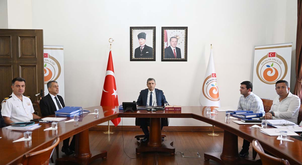Kumköy Sahilindeki Ve Aksu Çayındaki Kaçak Yapılar Kaldırılıyor01