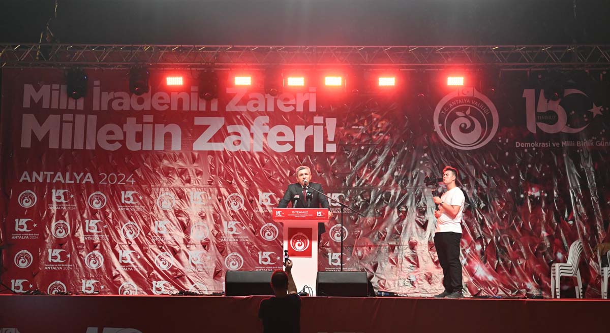 "Milletin  Zaferi" Antalya da Coşku İle Kutlandı02