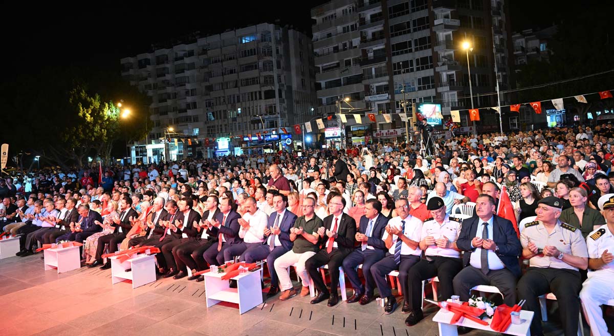 "Milletin  Zaferi" Antalya da Coşku İle Kutlandı06