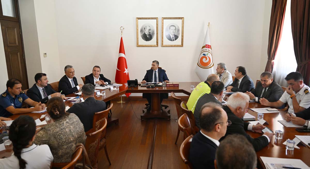 Vali Hulusi Şahin Kaleiçi İçin Tüm İmkânları Seferber Edeceğiz03