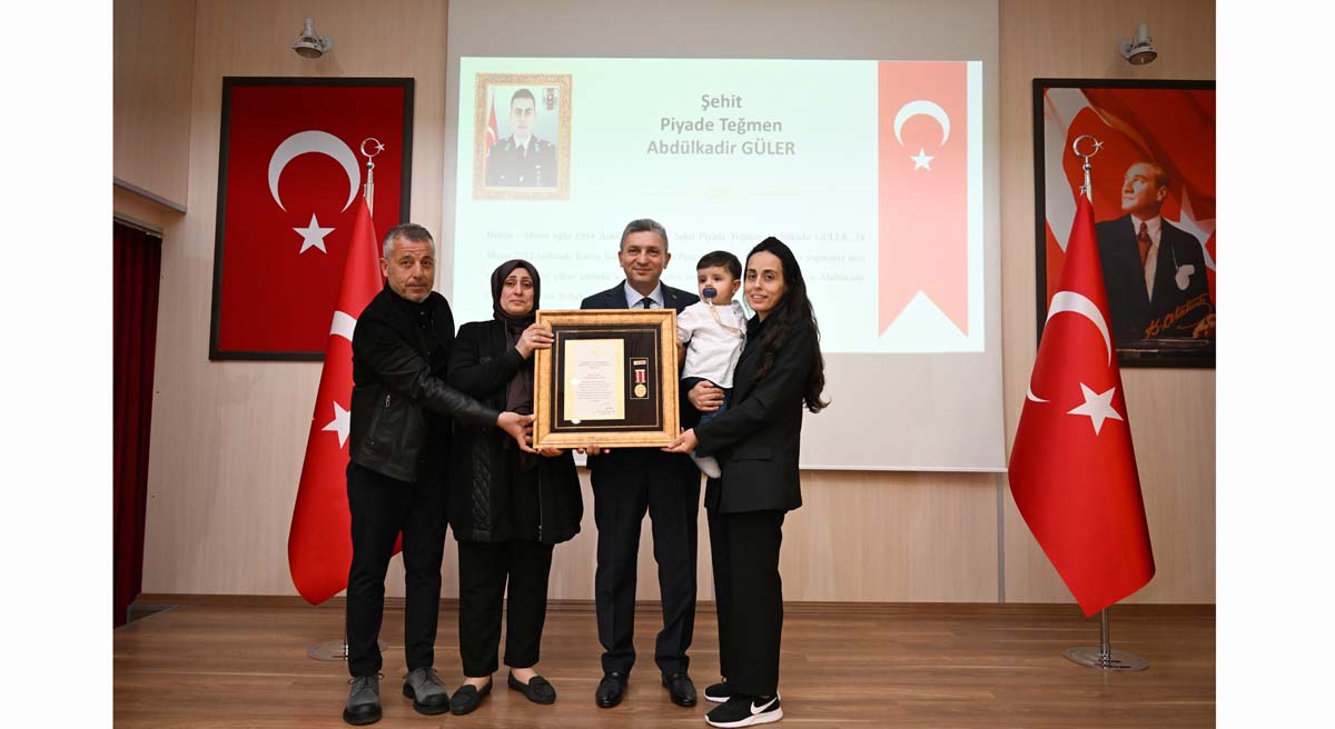Devlet Övünç Madalyası ve Berat Tevcih Töreni 03