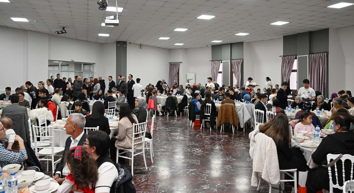Koruyucu Aileler ve Çocuklarla İftar Programı 04