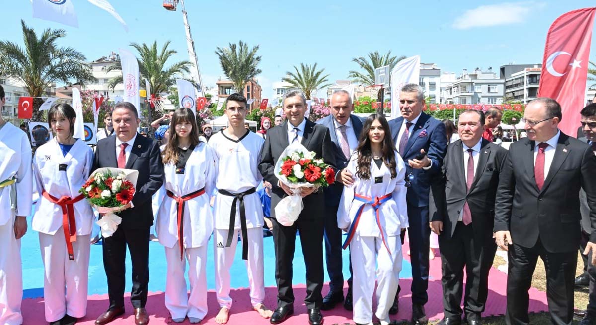 19 Mayıs Atatürk ü Anma Gençlik ve Spor Bayramı Coşkuyla Kutlandı 05