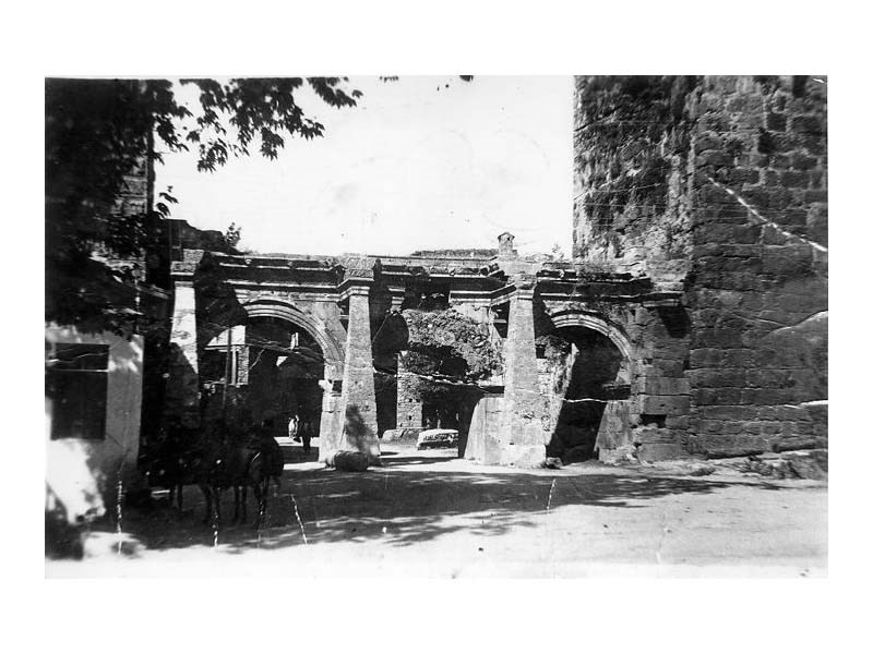 Üç Kapılar
